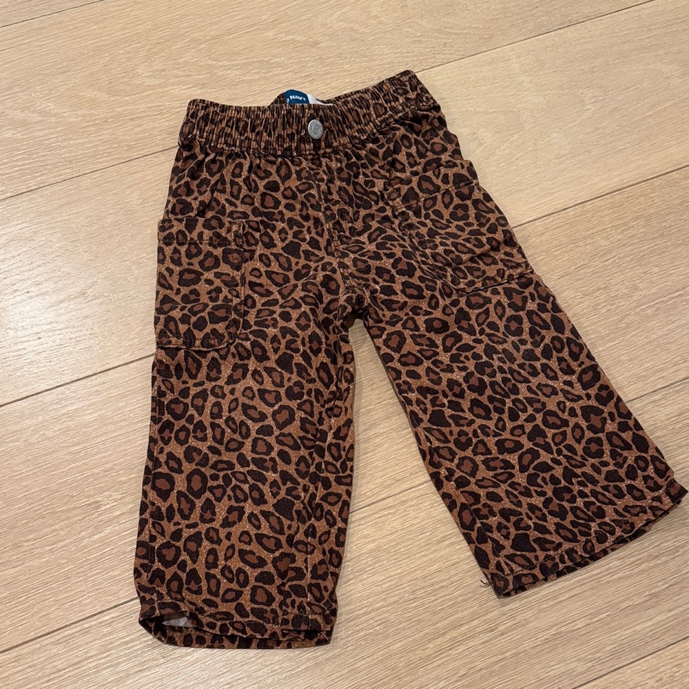 Old Navy Baggy Leopard Cargo Pants